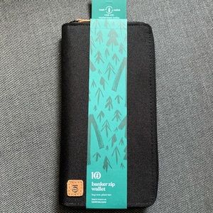 TenTree Banker Zip Wallet (Black)